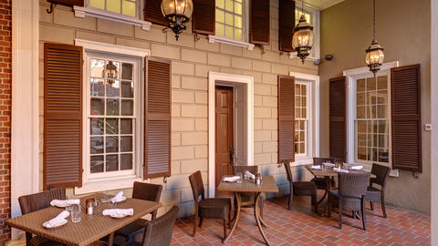 nubar_patio_outsidedining.jpg