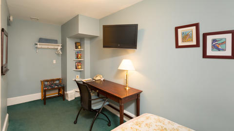 pf-301-desk-1620x1080.jpg