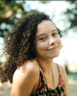 eduarda_-_bio_photo.png
